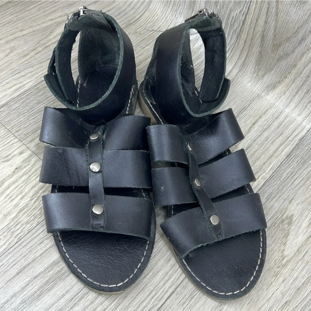 Madewell Black Strappy Sandals